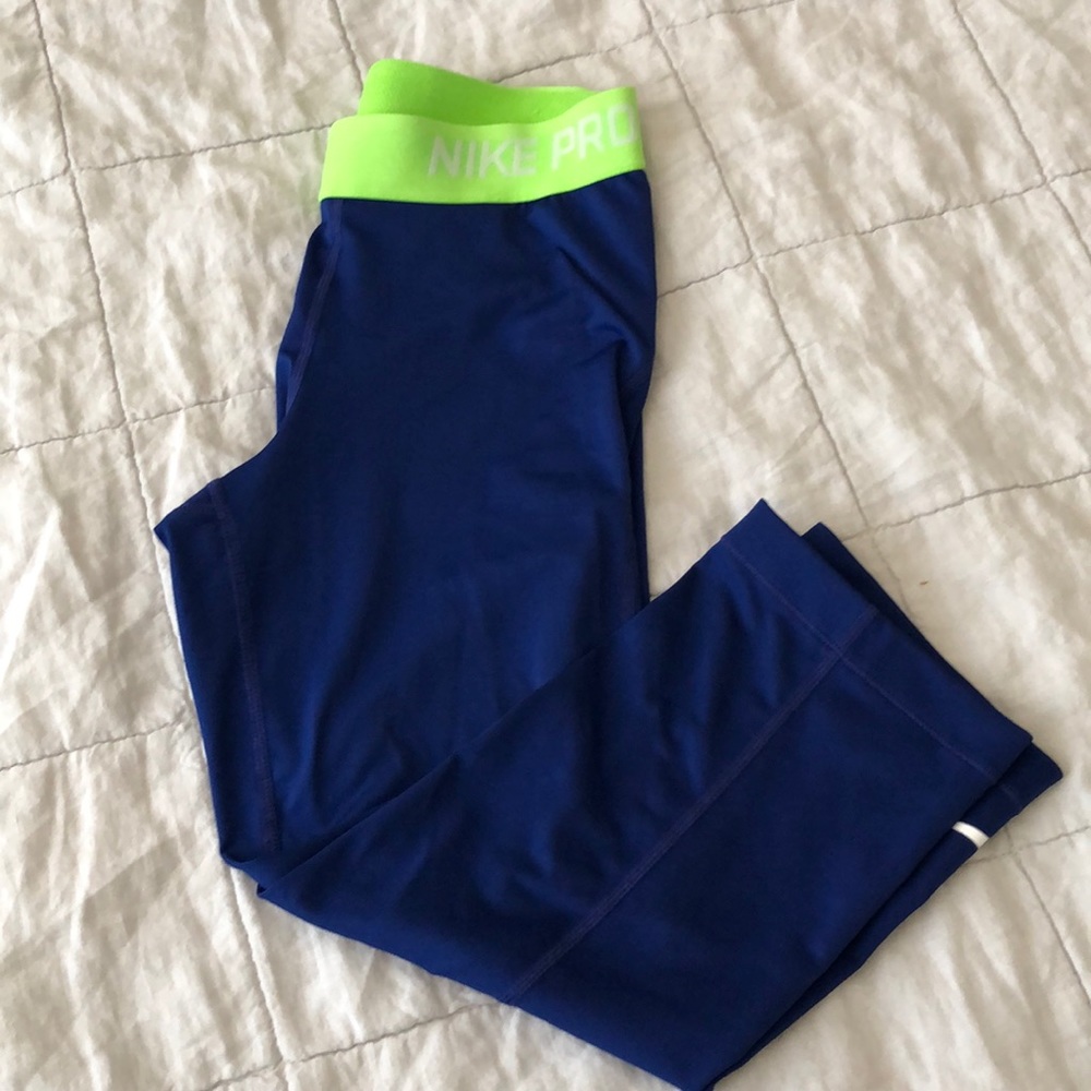 Nike pro crop leggings